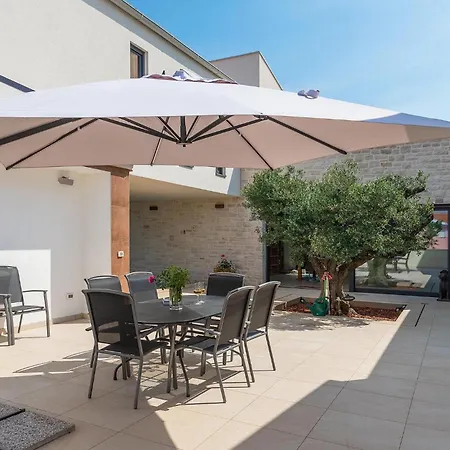 Felice Novigrad Holiday home Buzinija